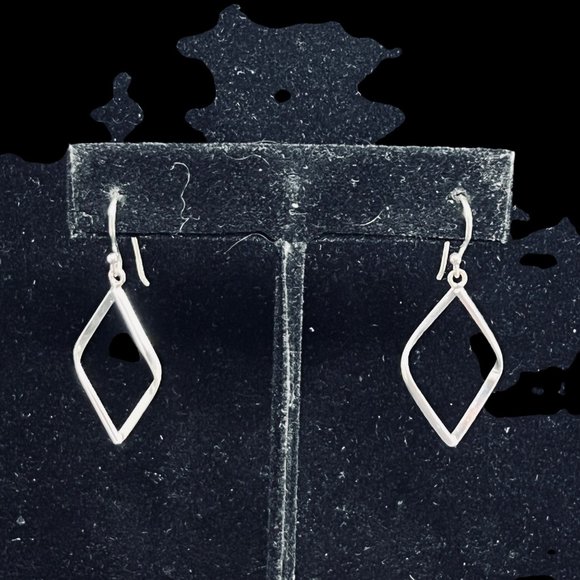 IBB Sterling Silver Twisted Diamond Shaped Pierced Earrings (4643) - Picture 1 of 3